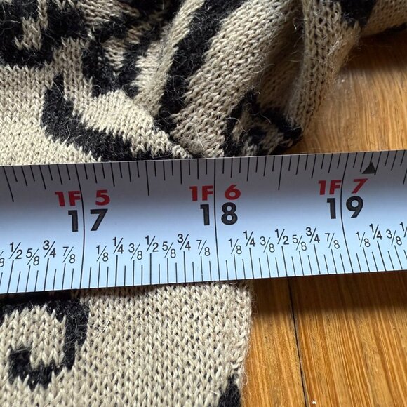 Simply Natural Size S Beige & Black Alpacal Peru Embroidered Cardigan - Picture 16 of 16